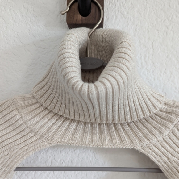 Zara ARM Warmer - Picture 15 of 16